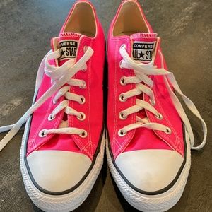 Hot Pink low top Converse size 9.5